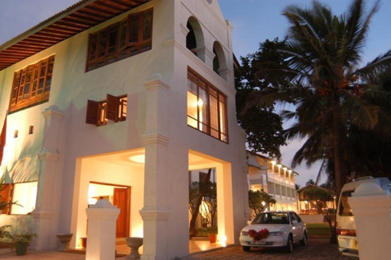 Hotel Sunset Beach Negombo Bagian luar foto